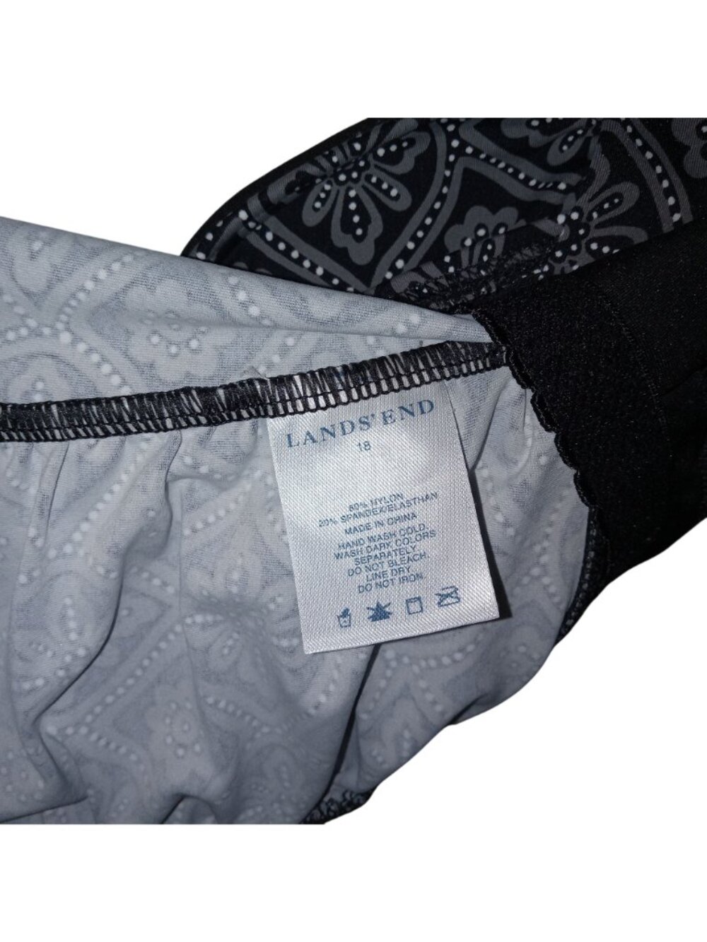 Lands End Black White Geometric Print Halter Tankini Size18 Top Swimsuit Womens - Picture 6 of 10